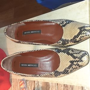 SESTO MEUCCI ANIMAL PRINT PUMPS NRMINT CONDITION